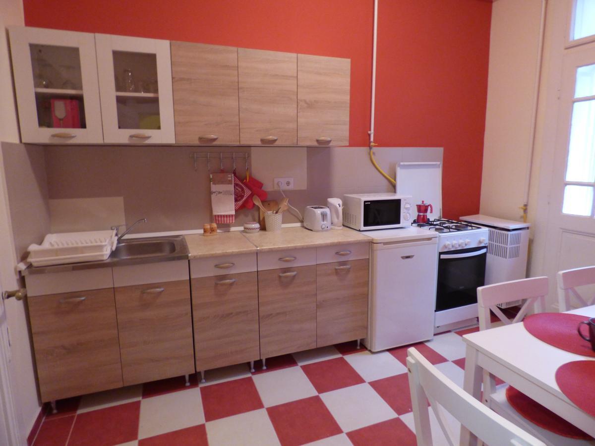 Yellow Apartment デブレツェン エクステリア 写真