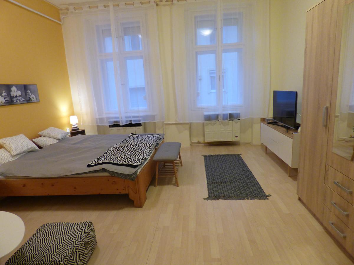Yellow Apartment デブレツェン エクステリア 写真