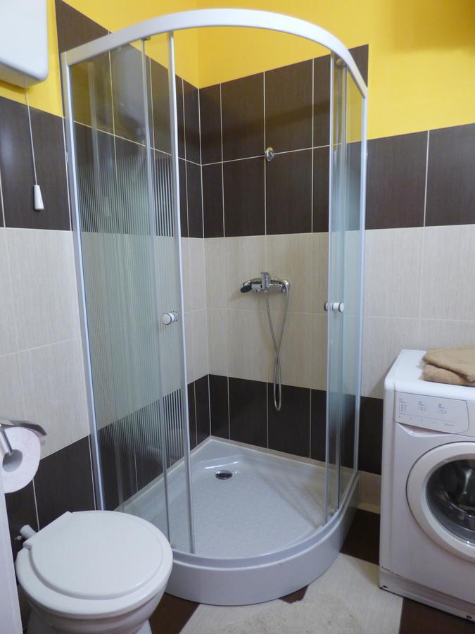Yellow Apartment デブレツェン エクステリア 写真