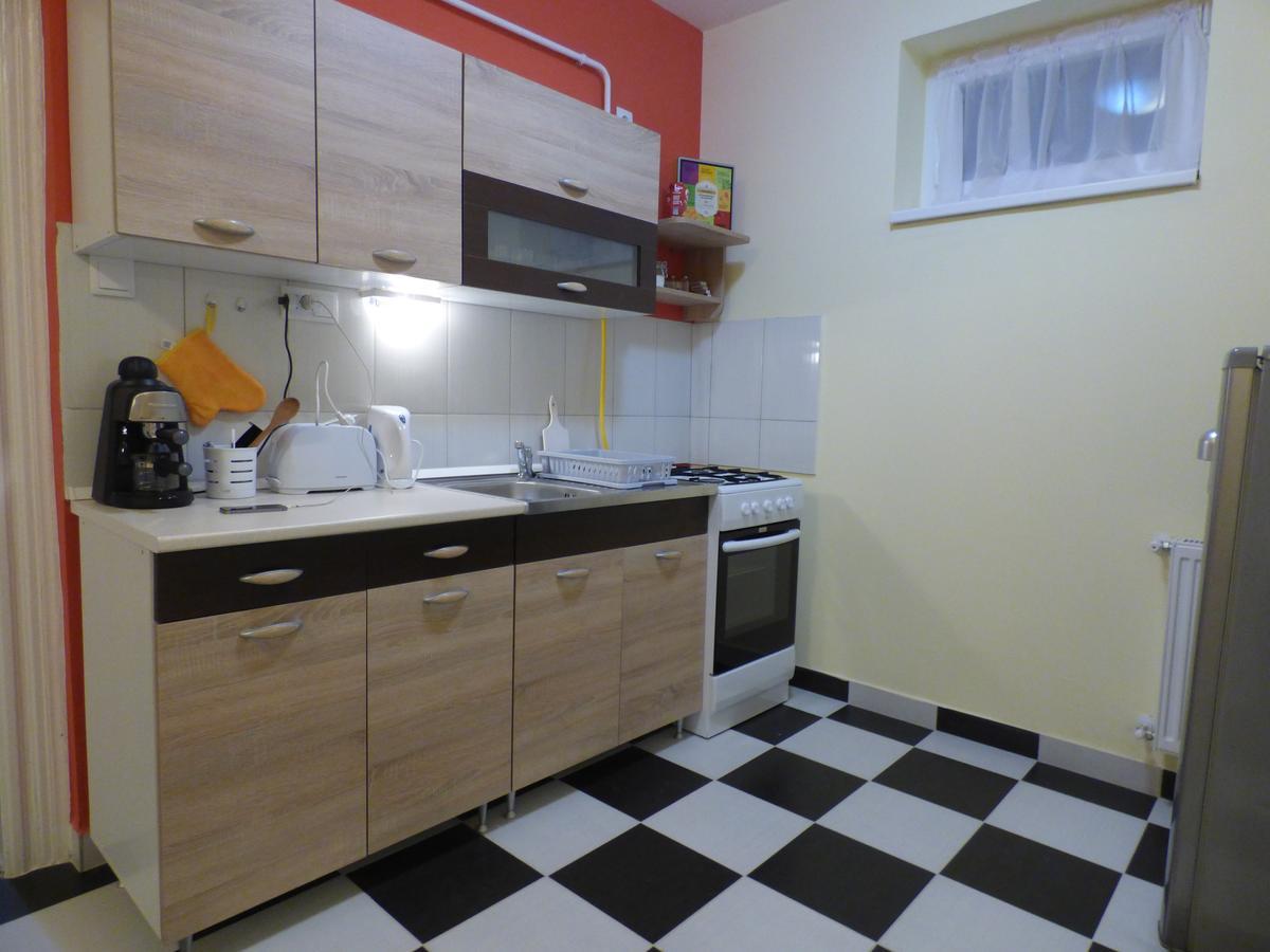 Yellow Apartment デブレツェン エクステリア 写真
