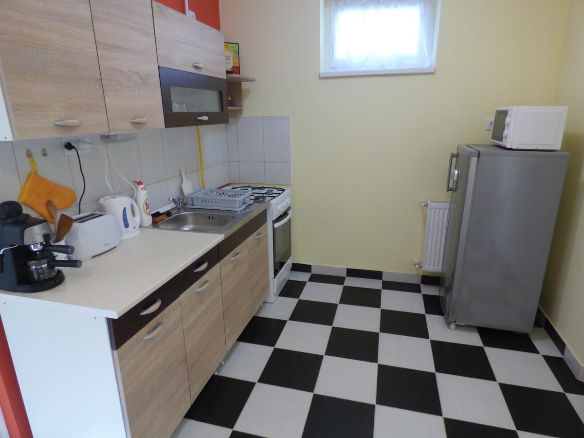 Yellow Apartment デブレツェン エクステリア 写真