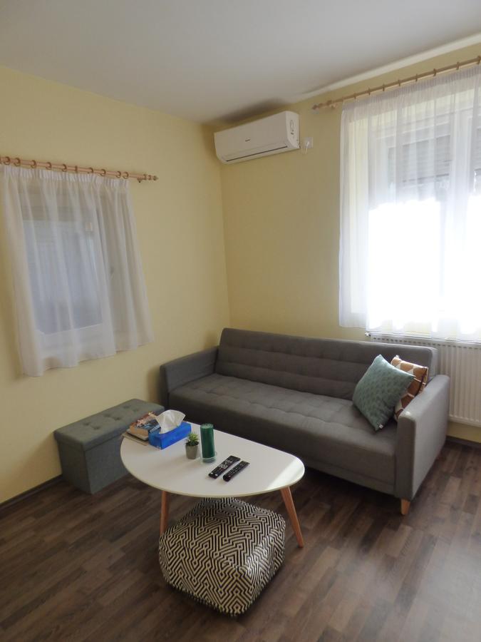 Yellow Apartment デブレツェン エクステリア 写真